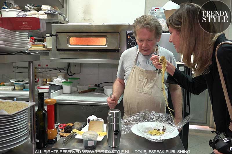 Pasta in de shaker door Roland Schuller