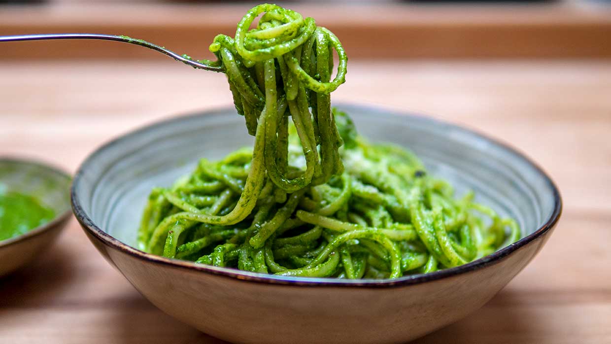 Spaghetti met huisgemaakte rucola pesto. Foto: Charlotte Mesman