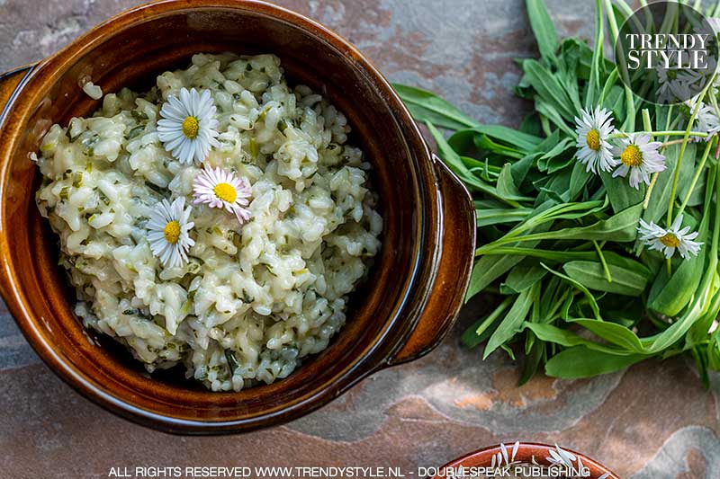 Risotto met madeliefjes. Foto: Charlotte Mesman