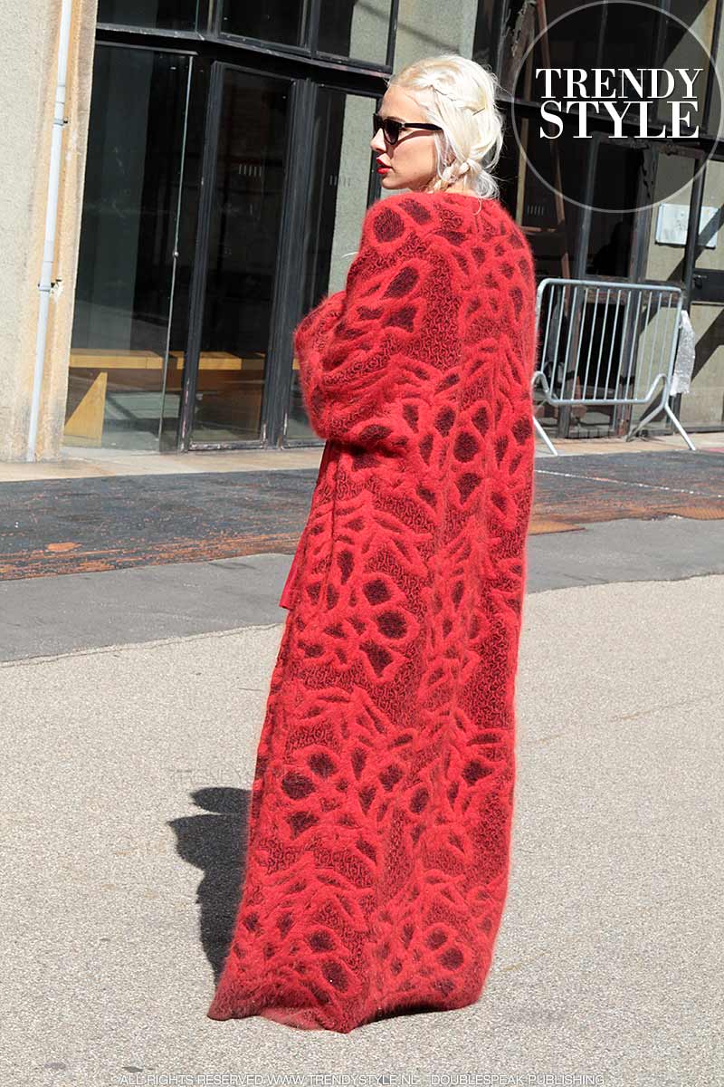 Streetstyle. Rood modekleur