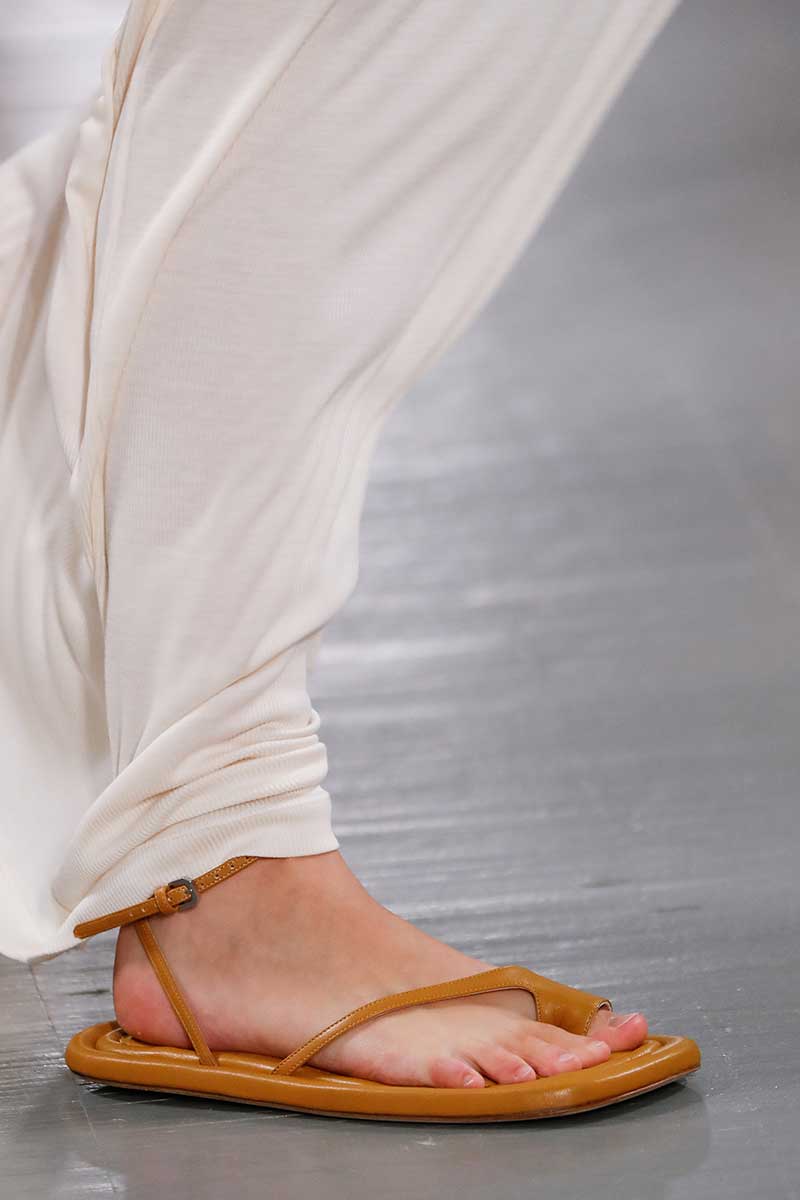 Modetrends lente zomer 2021. Trend alert: sandalen