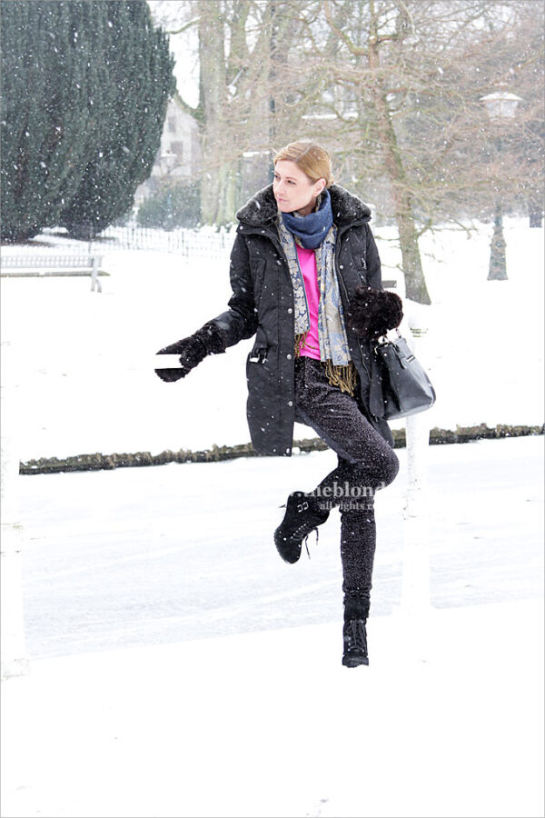 Charlotte Mesman. Modetrends. In de sneeuw