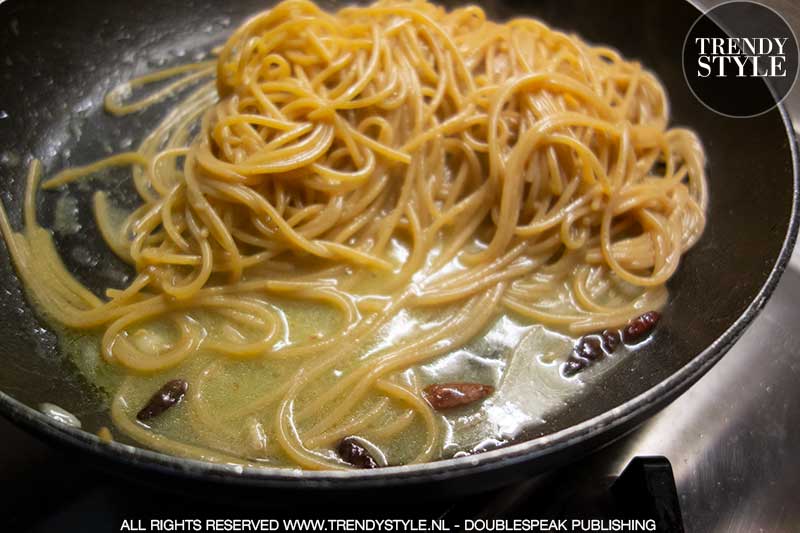 Kookrecept. Spaghetti aglio, olio e peperoncino