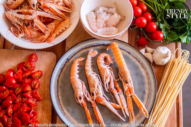 Spaghetti met langoustines en burrata