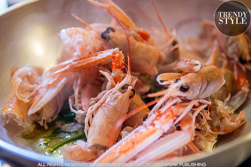 Spaghetti met langoustines en burrata