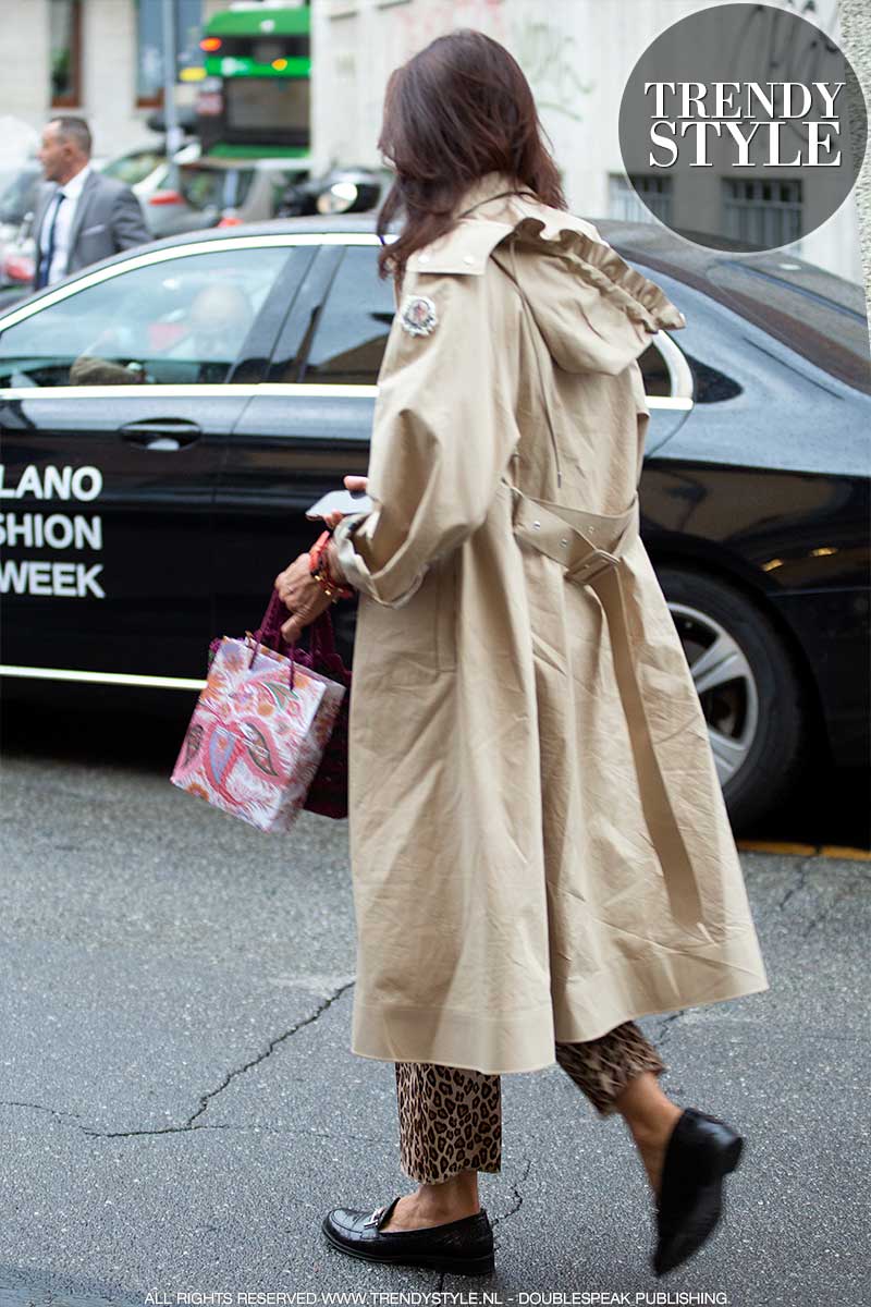 Streetstyle 2021. Stijlvol in trench coat