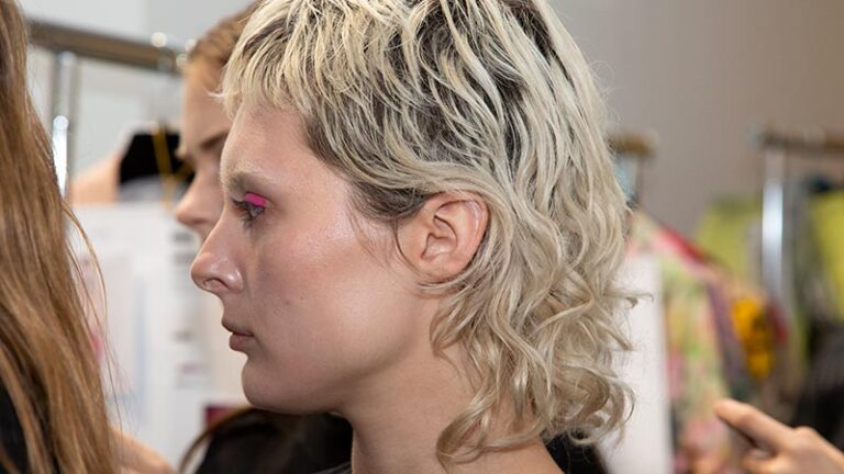 Geblondeerd haar. Het is officieel: uitgroei mag! - TRENDYSTYLE