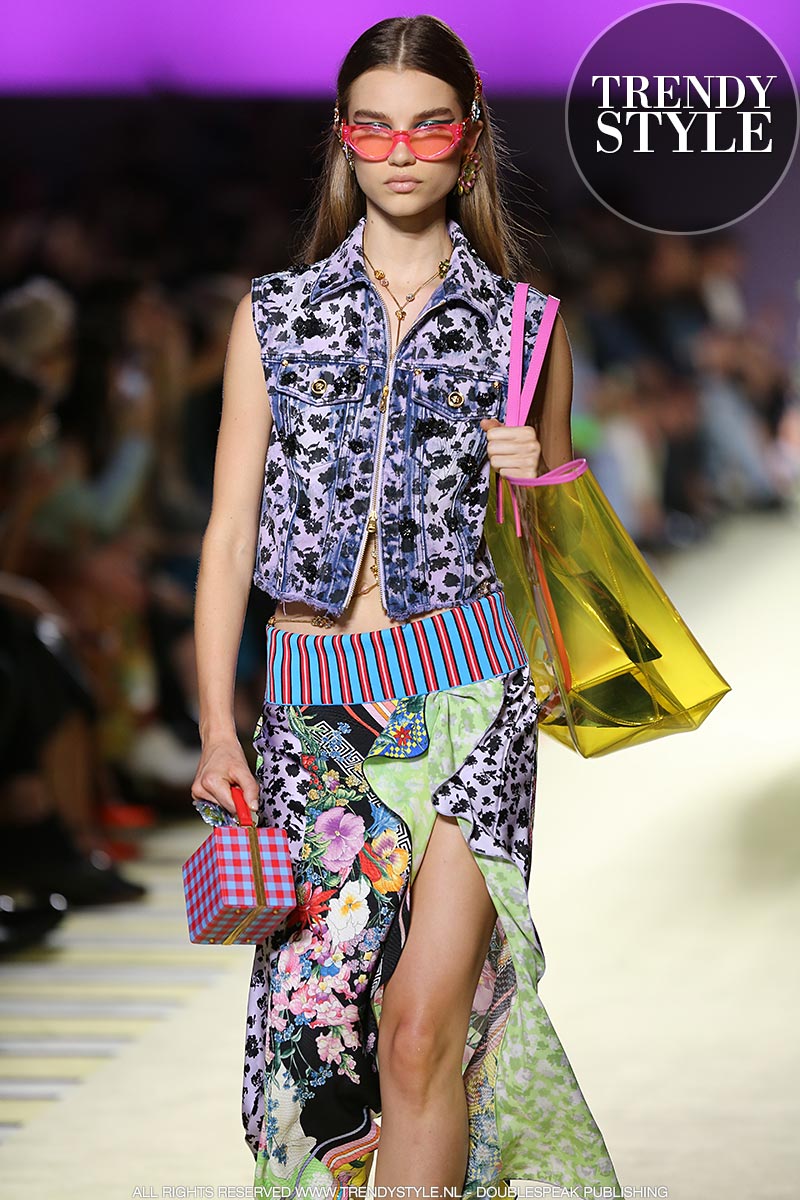 Modetrends lente zomer 2019. Versace. Foto: Mauro Pilotto