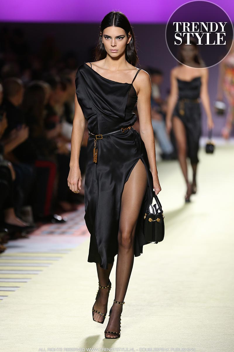 Modetrends lente zomer 2019. Versace. Foto: Mauro Pilotto