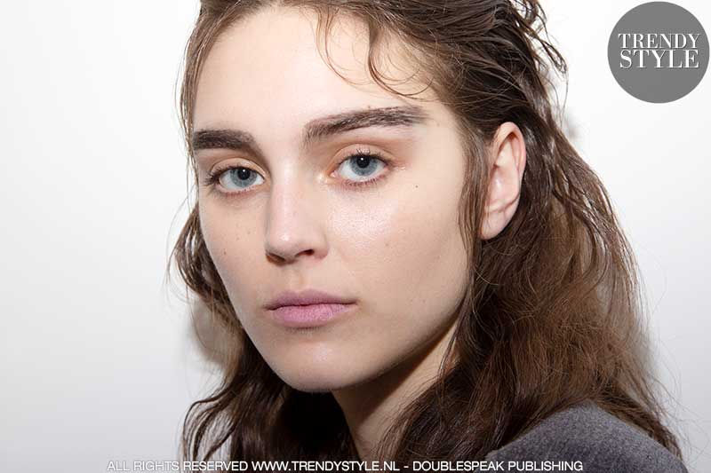 Make-up trends herfst winter 2020 2021. Mega-wenkbrauwen
