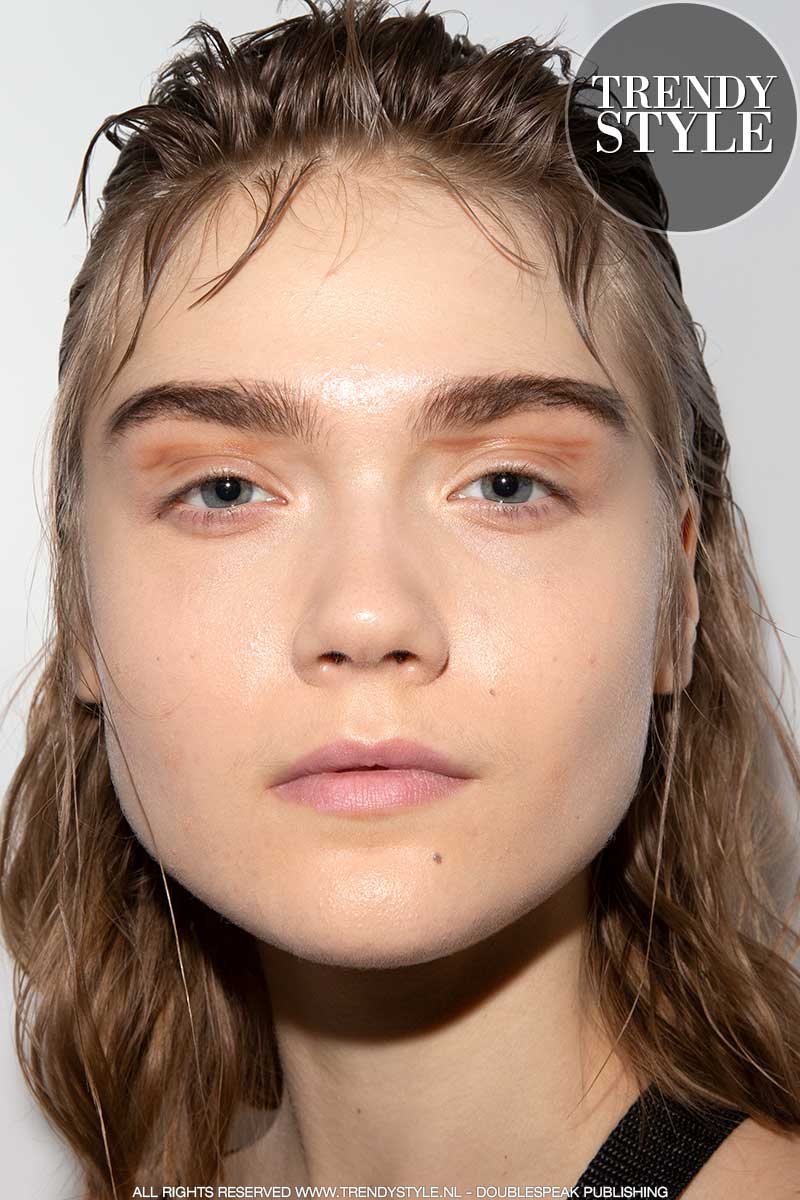 Make-up trends herfst winter 2020 2021. Mega-wenkbrauwen