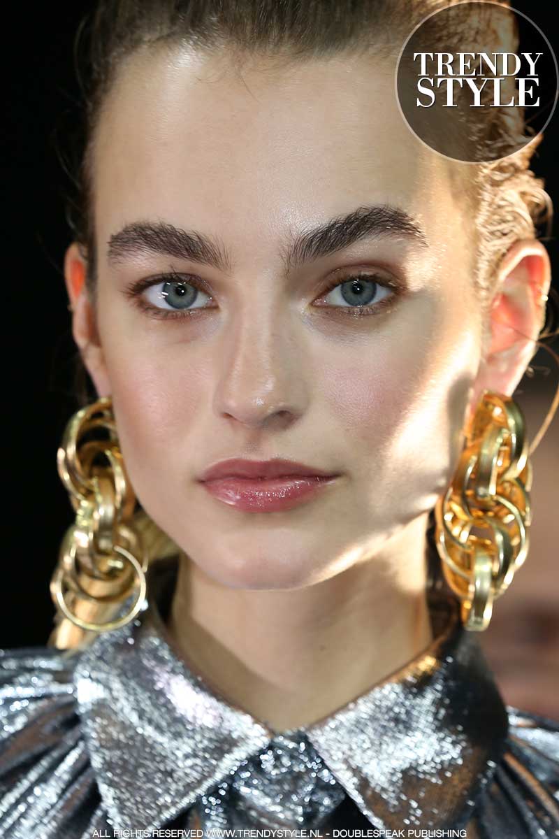 Make-up trends winter 2020 2021. Statement wenkbrauwen maken je look